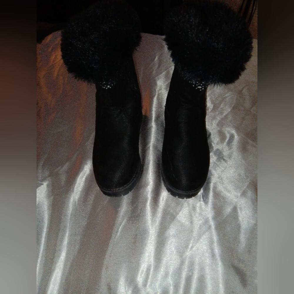 Bebe heel snow boots